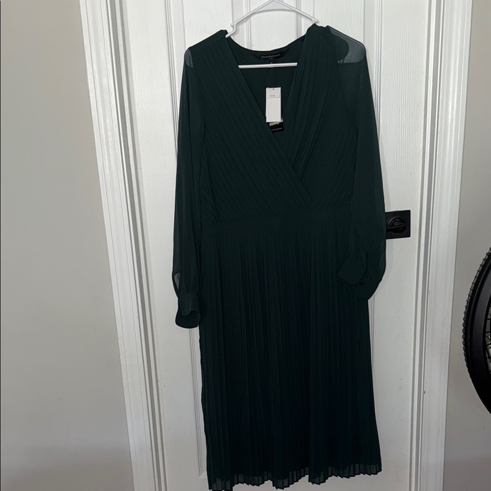 Banana Republic Emerald Long Sleeve V-Neck Sundress